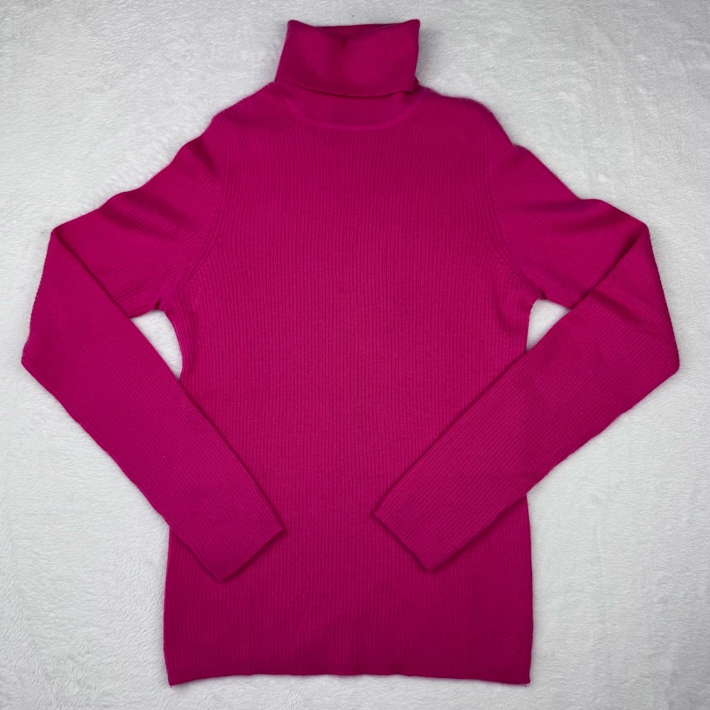 Saks Fifth Avenue 100% Cashmere Turtle Neck Sweater. Size M.